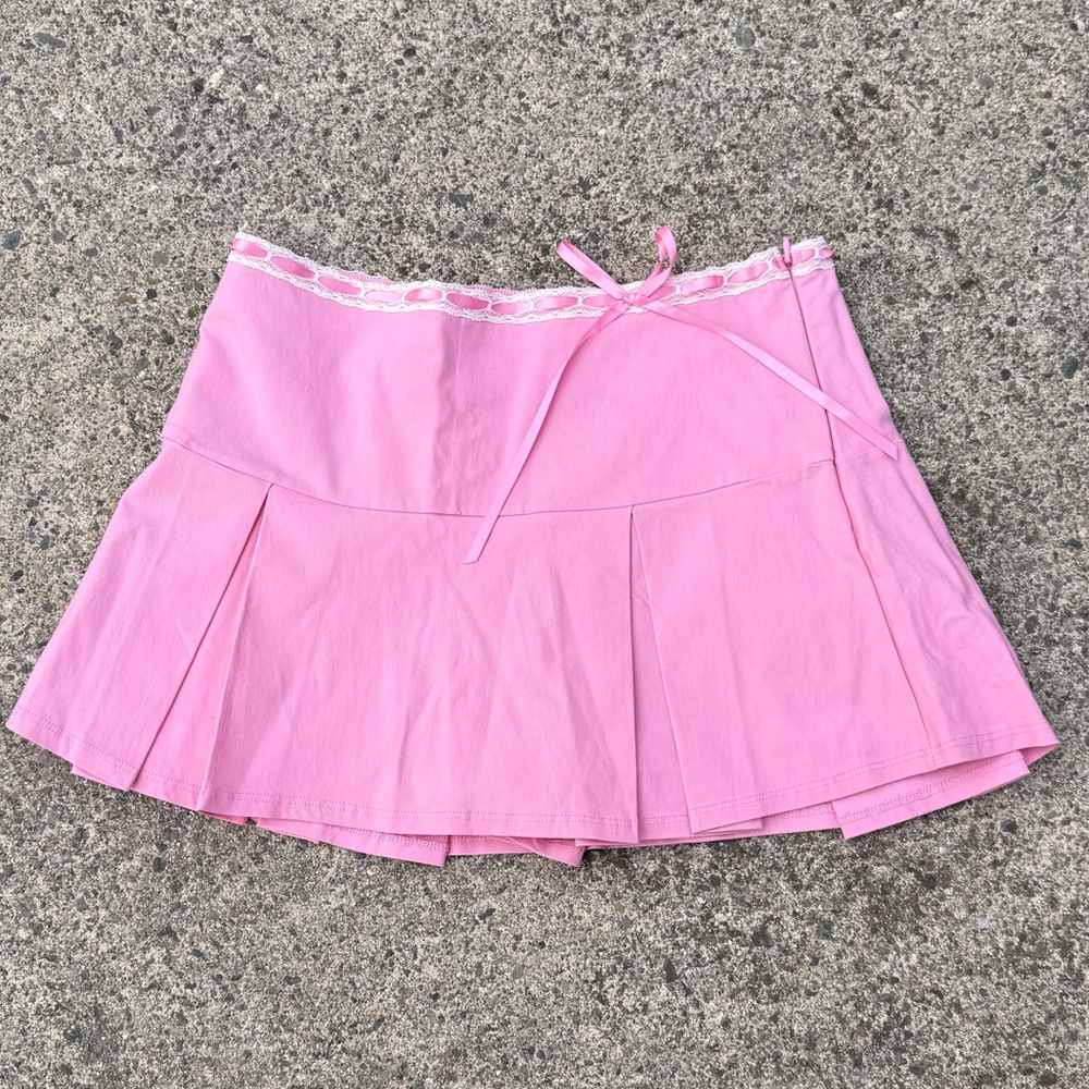 Altar’d State Pink Mini Skort with Lace Trim – Size L – NWT